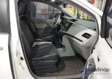 2014 Toyota Sienna Se 8 Passenger z USA, uszkodzony, nr VIN 5TDXK3DC7ES497390